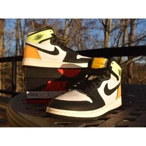 Nike Air Jordan 1 Retro High OG GS 'Volt Gold'  575441-118  Youth Size 6.5Y